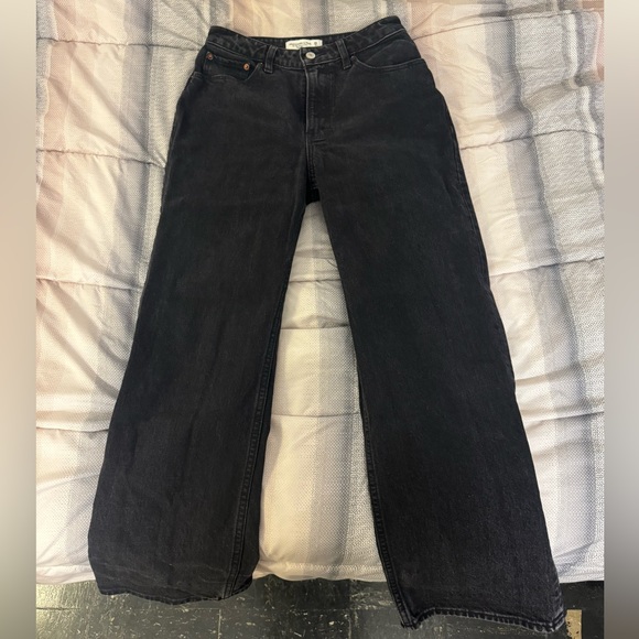 Abercrombie and Fitch High Rise 90s Relaxed Jean Black (Curve Love) 26 - Picture 3 of 5